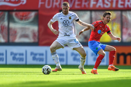 Östersunds Thomas Isherwood och Helsingborgs Max Svensson