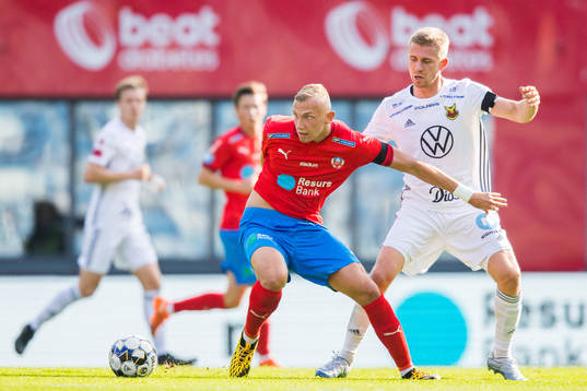 Helsingborgs Jakob Voelkerling Persson och Östersunds
