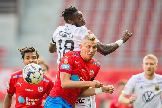 Helsingborgs Jakob Voelkerling Persson och Östersunds