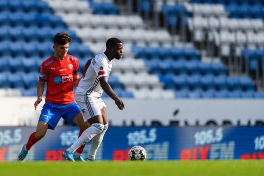 Helsingborgs Armin Gigovic och Östersunds Isak Ssewankambo
