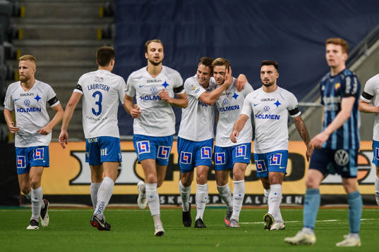 IFK Norrköpings Christoffer Nyman jublar med lagkamrater