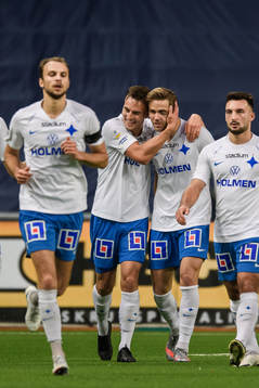 IFK Norrköpings Christoffer Nyman jublar med lagkamrater
