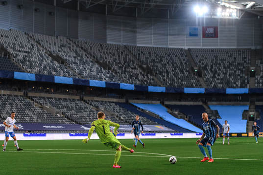 IFK Norrköpings målvakt Isak Pettersson och Djurgårdens