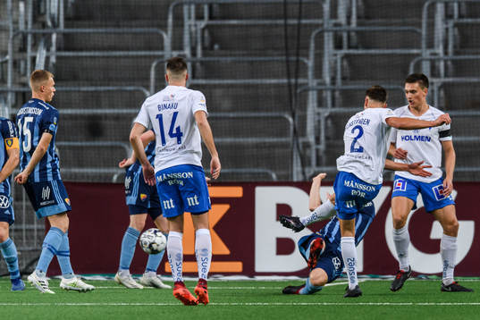 IFK Norrköpings Henrik Castegren med ett mål som senare