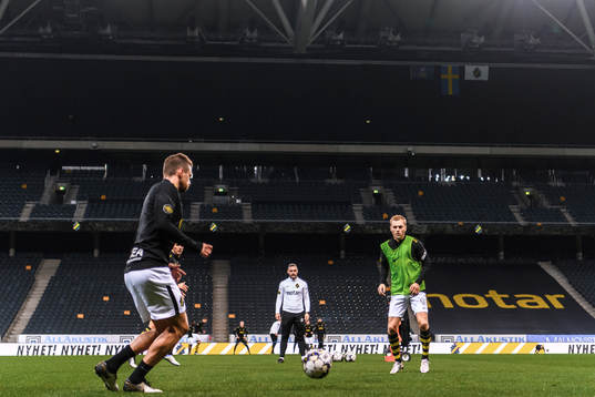 s Sebastian Larsson
