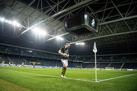 s Sebastian Larsson