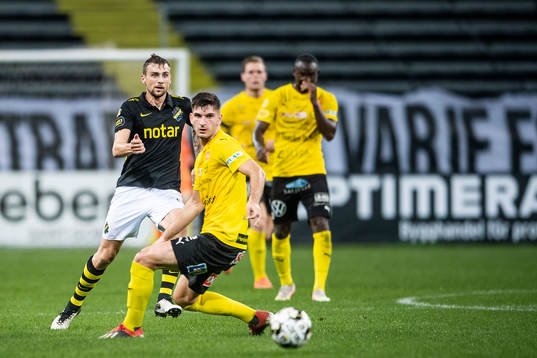 s Filip Rogic och Mjällbys Besard Sabovic