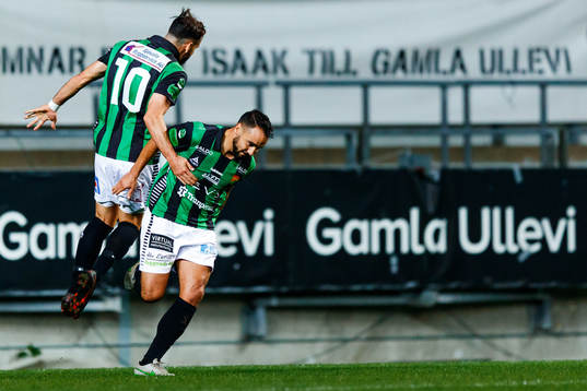 GAIS Mervan Celik och Richard Yarsuvat jublar