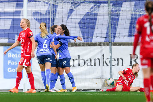 Eskilstunas Loretta Kullashi jublar