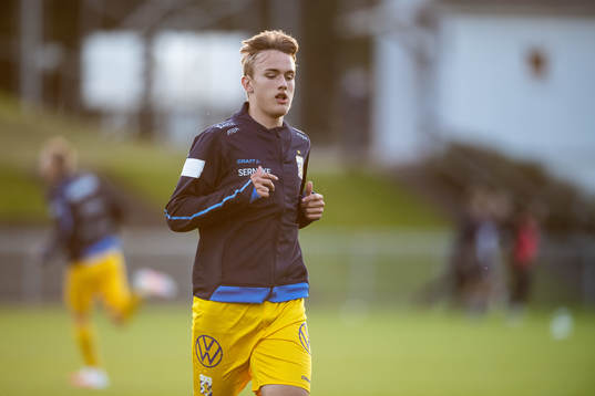 IFK Göteborg Jesper Tolinsson värmer upp