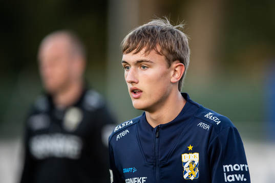 IFK Göteborg Jesper Tolinsson värmer upp
