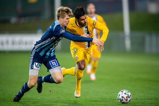 Husqvarnas Didric Andersson och IFK Göteborg Hosam Aiesh
