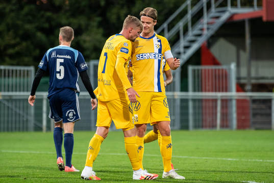 IFK Göteborg Sebastian Eriksson jublar med August