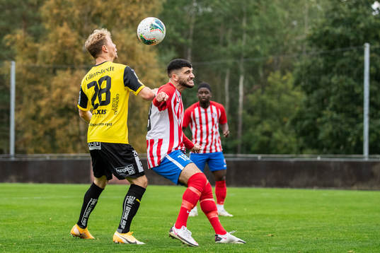 Häckens Adam Andersson och Angereds Michel Hilon