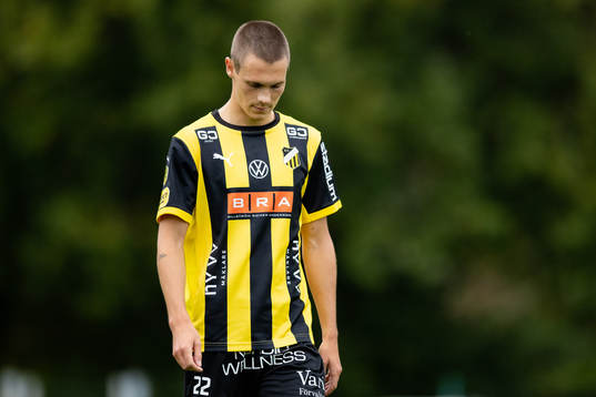 Häckens Tobias Carlsson deppar i halvlek av
