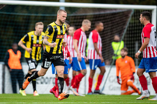 Häckens Alexander Faltsetas jublar