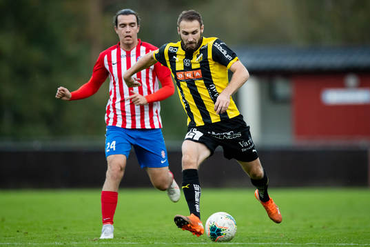 Angereds Frane Sirinic och Häckens Oskar Sverrisson