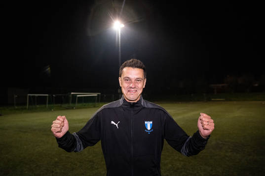 Malmö FFs tränare Fredrik Jahnfors jublar