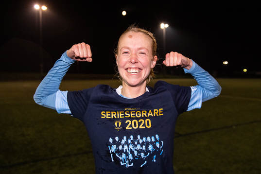 Malmö FFs Stina Stadig jublar