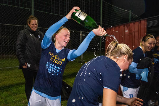 Malmö FFs Melina Skarström jublar