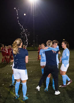 Malmö FFs Anna Hellsten jublar