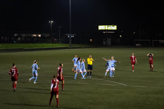 Malmö FFs Stina Stadig jublar med Emelie Erlandsson