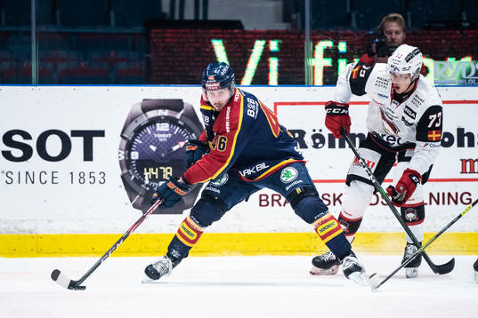 Djurgårdens Albin Grewe och Malmö Redhawks Adam Ollas