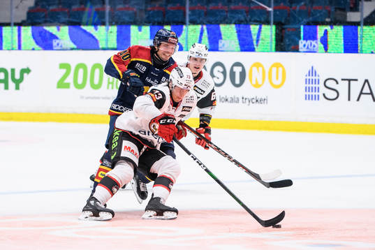 Djurgårdens Jacob Josefson mot Malmö Redhawks Adam Ollas