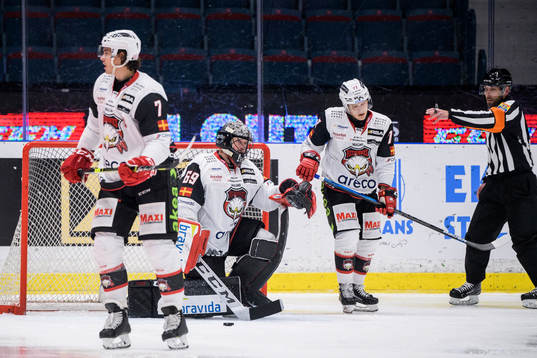 Malmö Redhawks Oliver Lauridsen , målvakt Oscar Alsenfelt