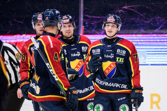 Djurgårdens William Eklund jublar med lagkamrater