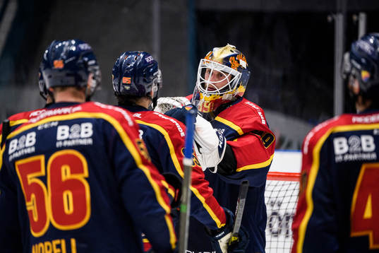 Djurgårdens målvakt Niklas Svedberg jublar