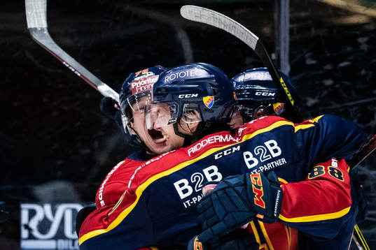Djurgårdens Alexander Holtz, William Eklund och Jacob