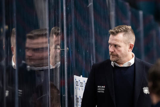 Malmö Redhawks tränare Joakim Fagervall  deppar