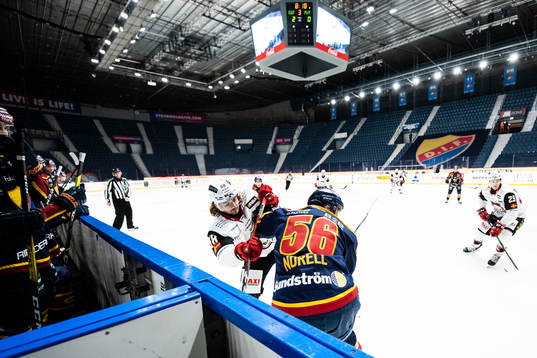 Malmö Redhawks Adam Brodecki och Djurgårdens Robin Norell