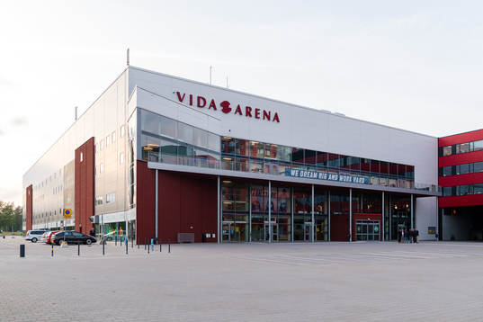 Exteriör vy av Vida arena före ishockeymatchen i SHL
