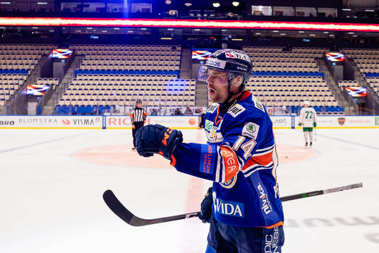Växjös Emil Pettersson jublar