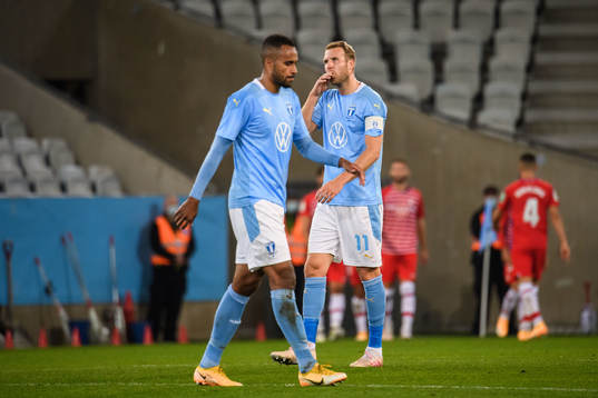 Ola Toivonen and Isaac Kiese Thelin of Malmö FF look