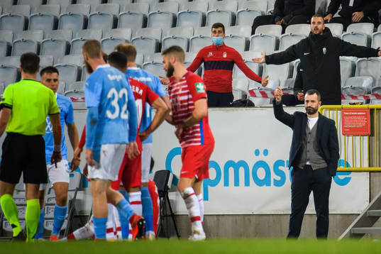 Head coach Diego Martinez Penas of Granada