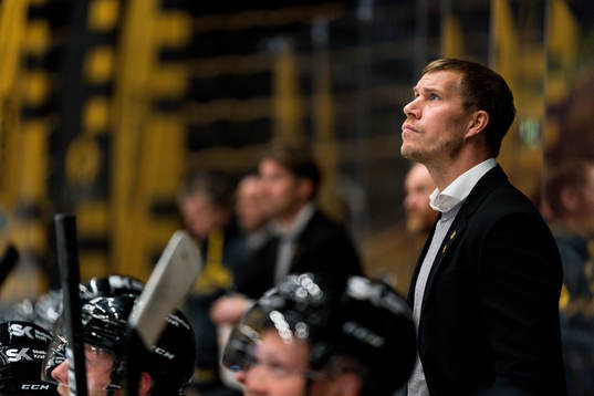 Skellefteås assisterande Andreas Falk