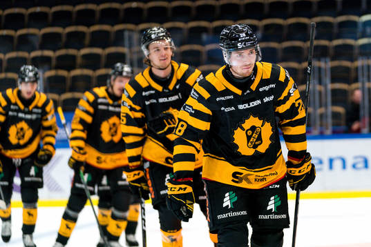 Skellefteås Jesper Frödén jublar