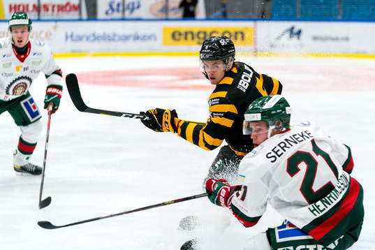 Skellefteås Philip Broberg  och Frölundas Karl Henriksson