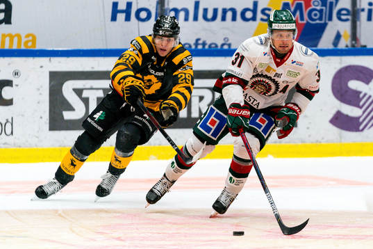 Frölundas Nicklas Lasu  och Skellefteås Albin Sundsvik