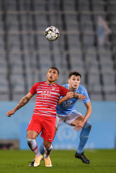 Darwin Machis of Granada and Anel Ahmedhodzic of Malmö FF
