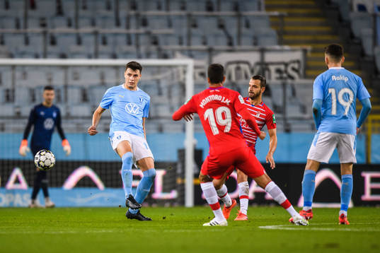 Anel Ahmedhodzic of Malmö FF and Angel Montoro of Granada
