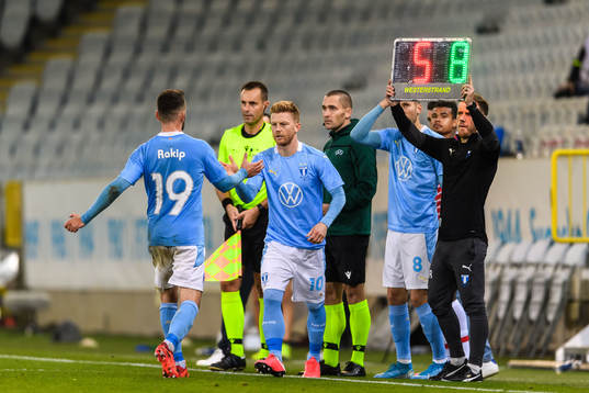 Erdal Rakip changes with Anders Christiansen of Malmö FF