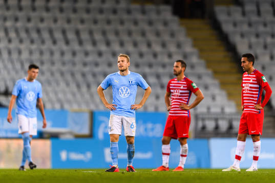 Oscar Lewicki of Malmö FF looks dejected