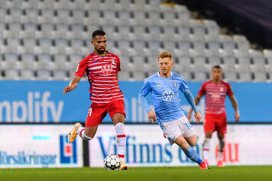 Yangel Herrera of Granada and Anders Christiansen of Malmö