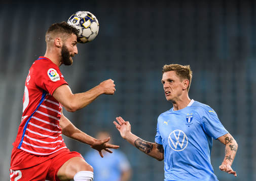 Domingos Duarte of Granada and Sören Rieks of Malmö FF
