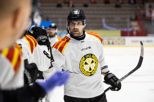 Brynäs Patrik Berglund jublar