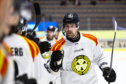 Brynäs Patrik Berglund jublar